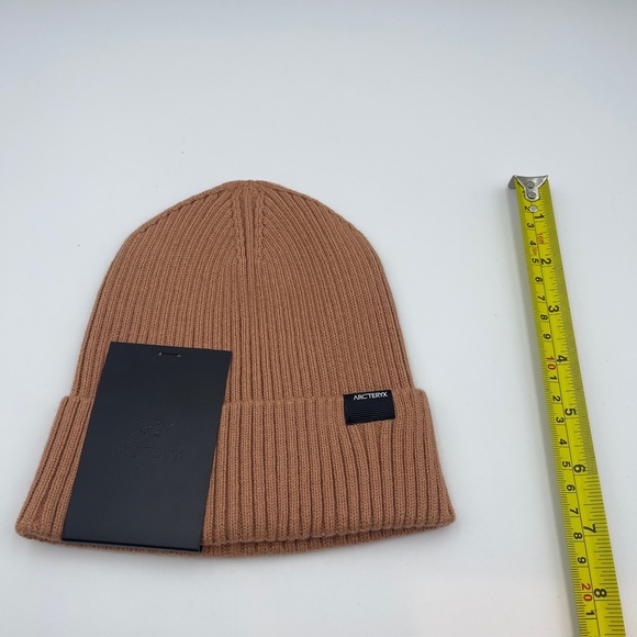BNWT NEW Arcteryx Skaha Toque Hazelnut Rib Knit Stretch Winter Hat Beanie O/S - Picture 5 of 5